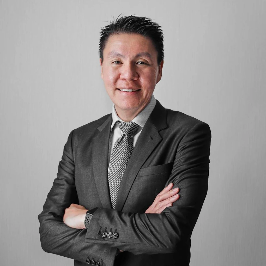Dr. Sean Leo